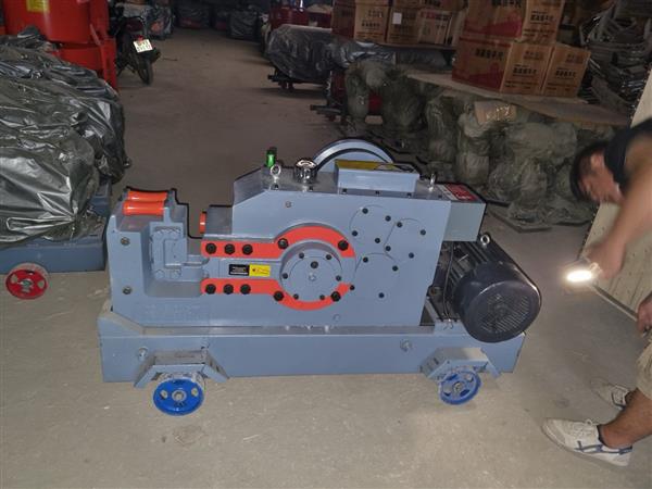 Máy cắt sắt GQ60